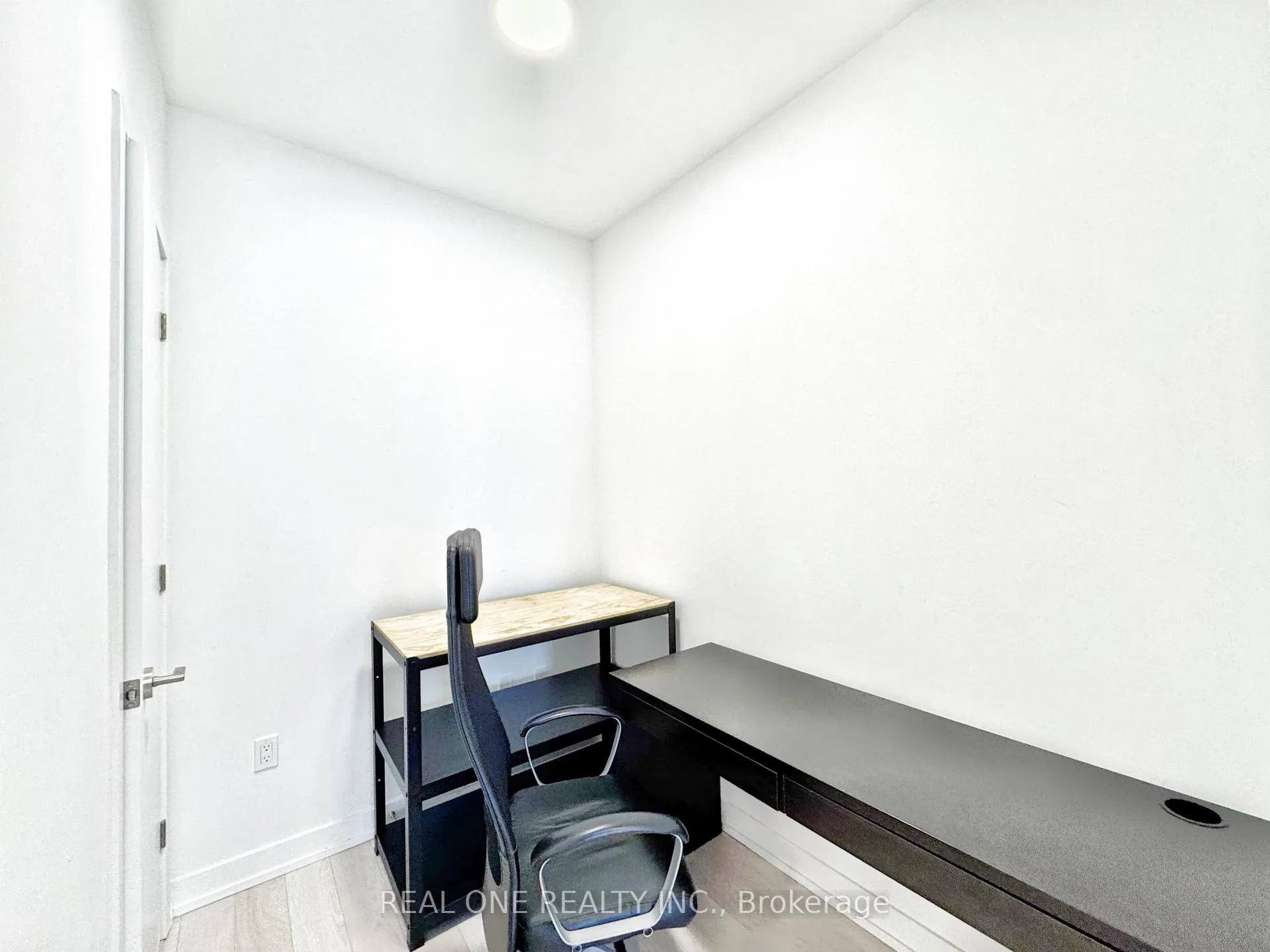 Photo 10 of Unit 1901, 39 Roehampton Avenue, Toronto, Mount Pleasant West — HOMEH