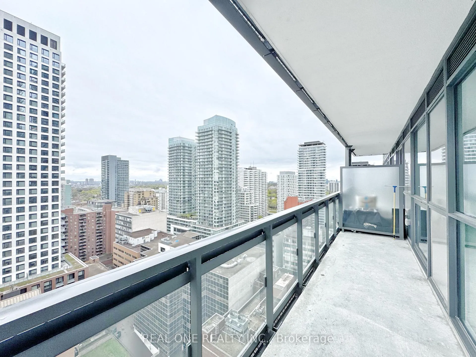 Photo 14 of Unit 1901, 39 Roehampton Avenue, Toronto, Mount Pleasant West — HOMEH