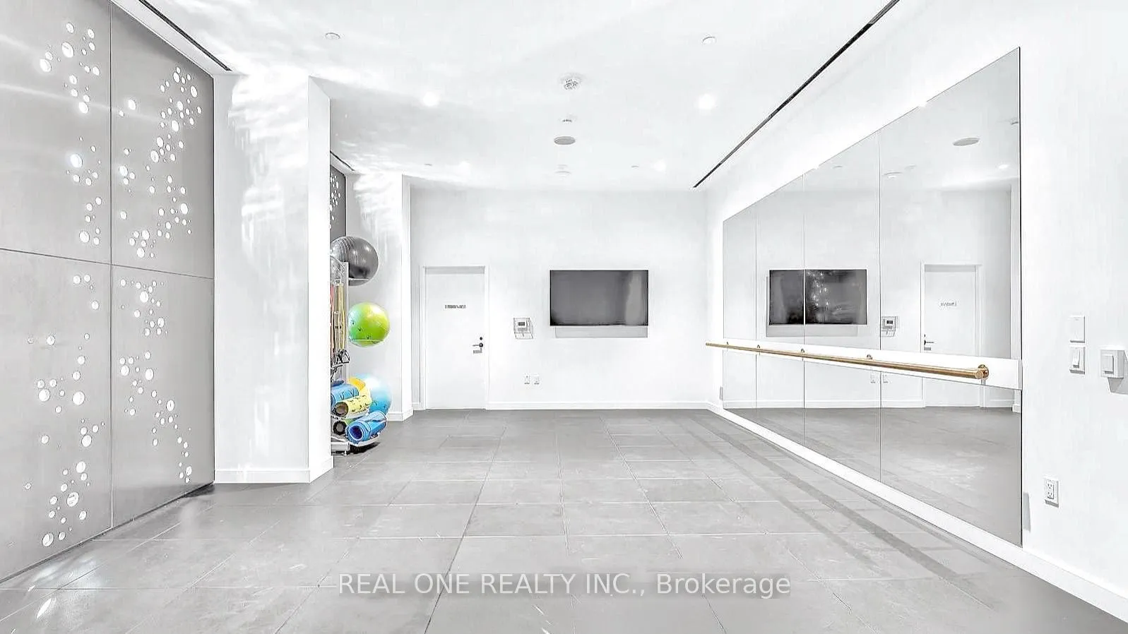 Photo 23 of Unit 1901, 39 Roehampton Avenue, Toronto, Mount Pleasant West — HOMEH
