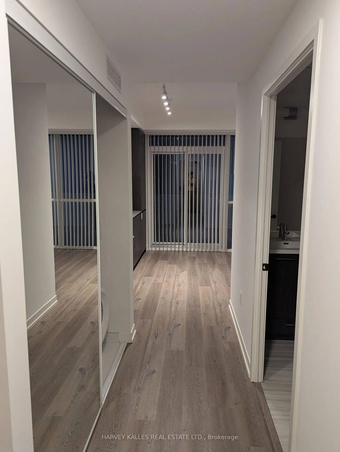 Photo 2 of Unit 507, 28 Interchange Way, Vaughan, Vaughan Corporate Centre — HOMEH