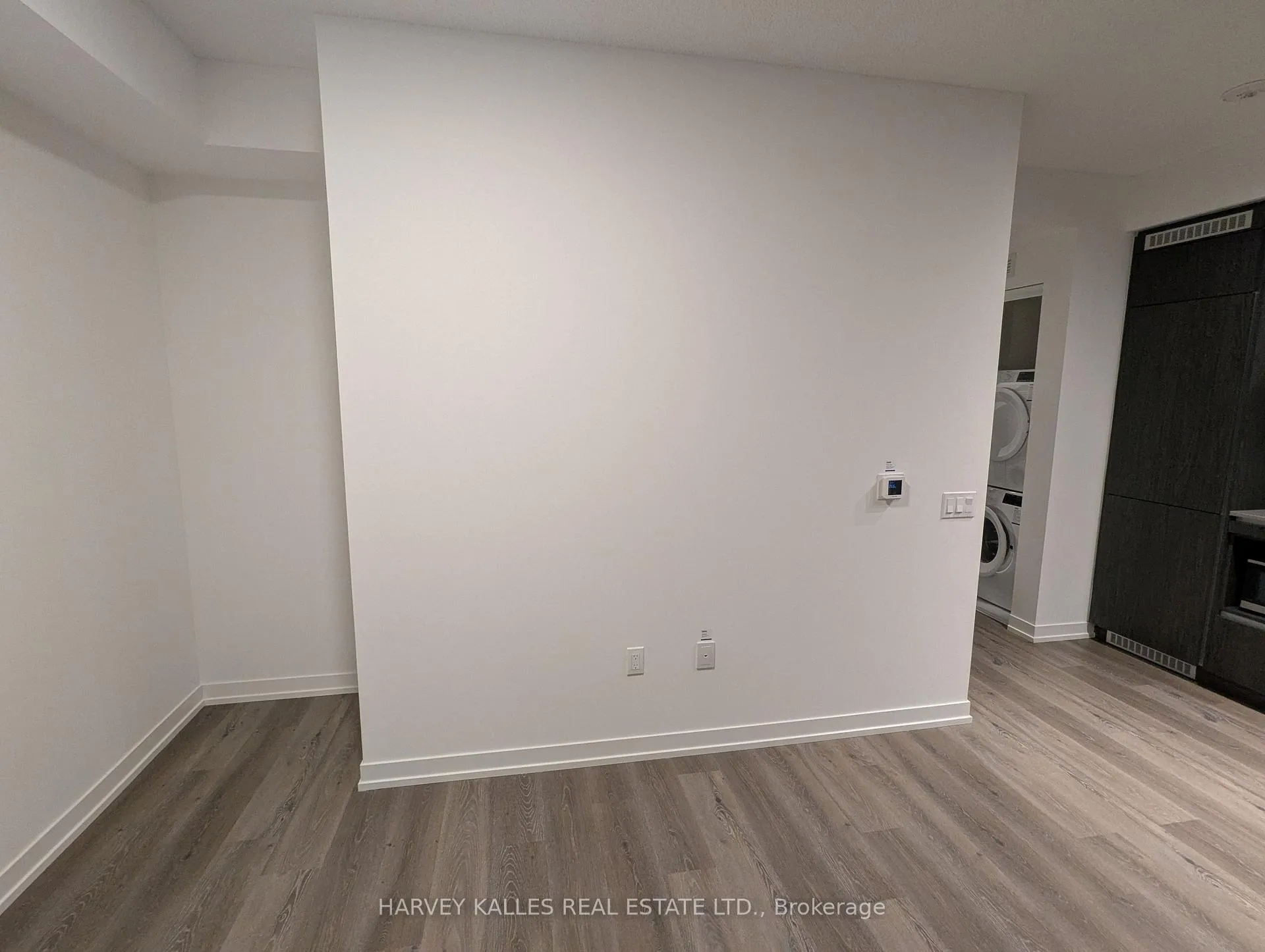 Photo 4 of Unit 507, 28 Interchange Way, Vaughan, Vaughan Corporate Centre — HOMEH