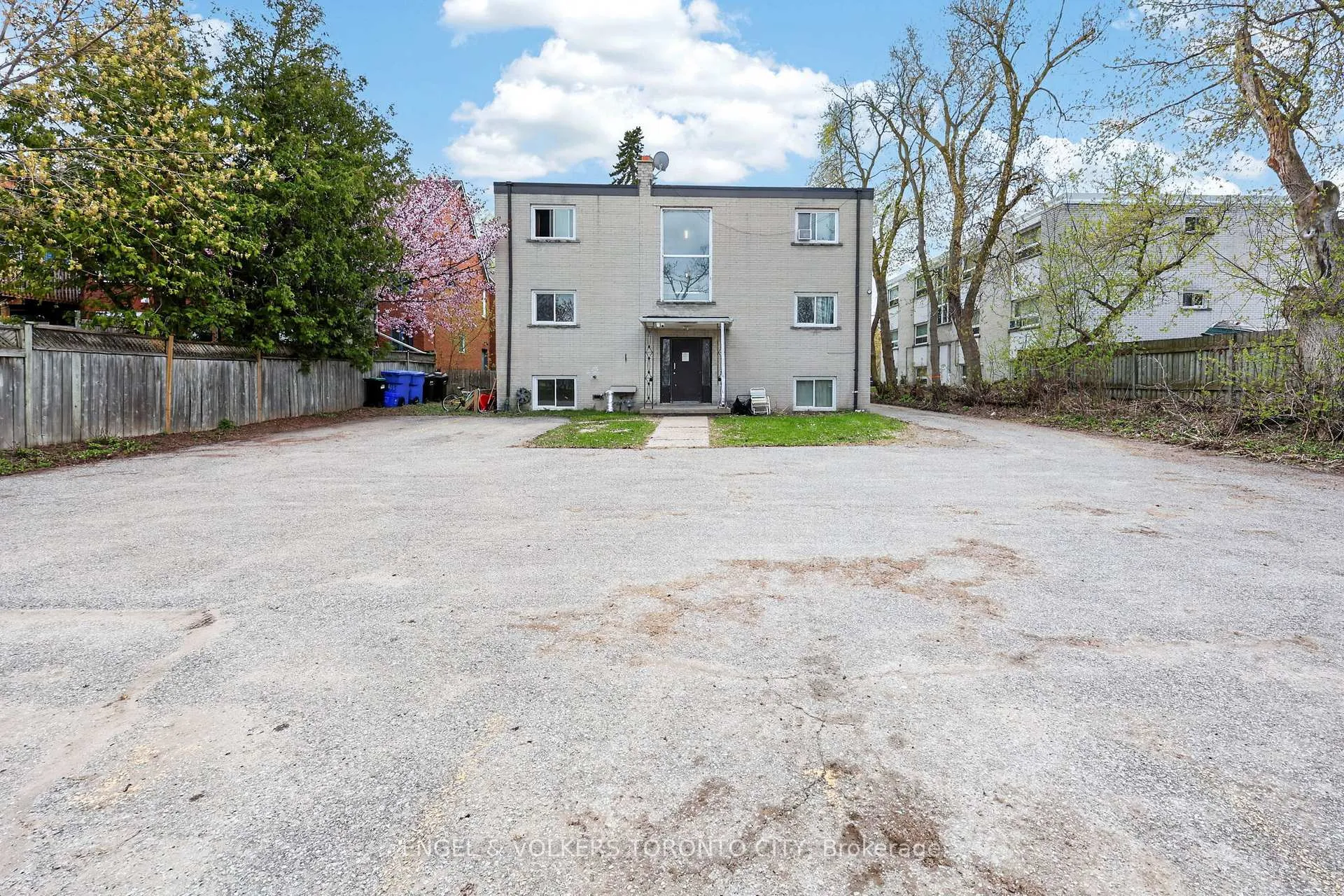 Photo 33 of 151 Cumberland Street, Barrie, Allandale — HOMEH