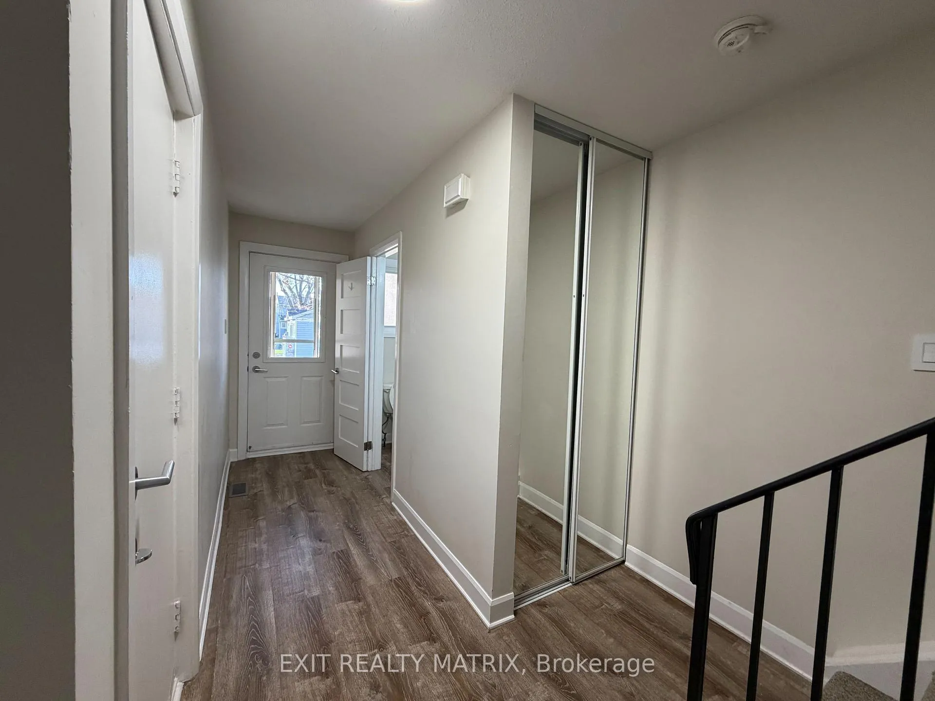 Photo 2 of 102 Bujold Court, Ottawa, Kanata - Katimavik — HOMEH