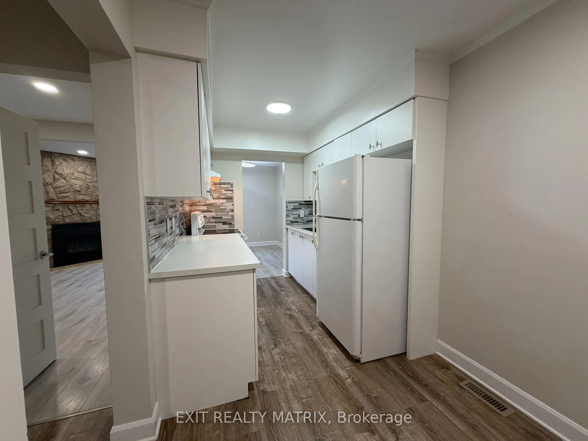 Photo 4 of 102 Bujold Court, Ottawa, Kanata - Katimavik — HOMEH
