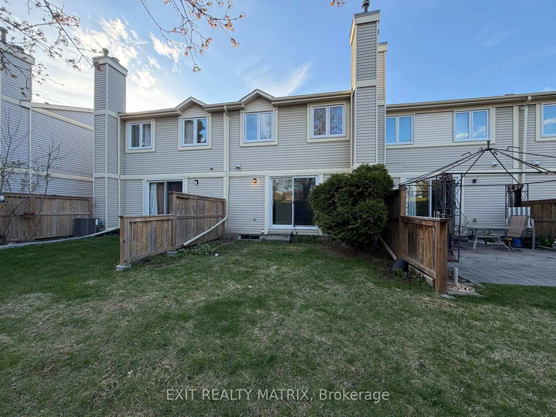 Photo 18 of 102 Bujold Court, Ottawa, Kanata - Katimavik — HOMEH