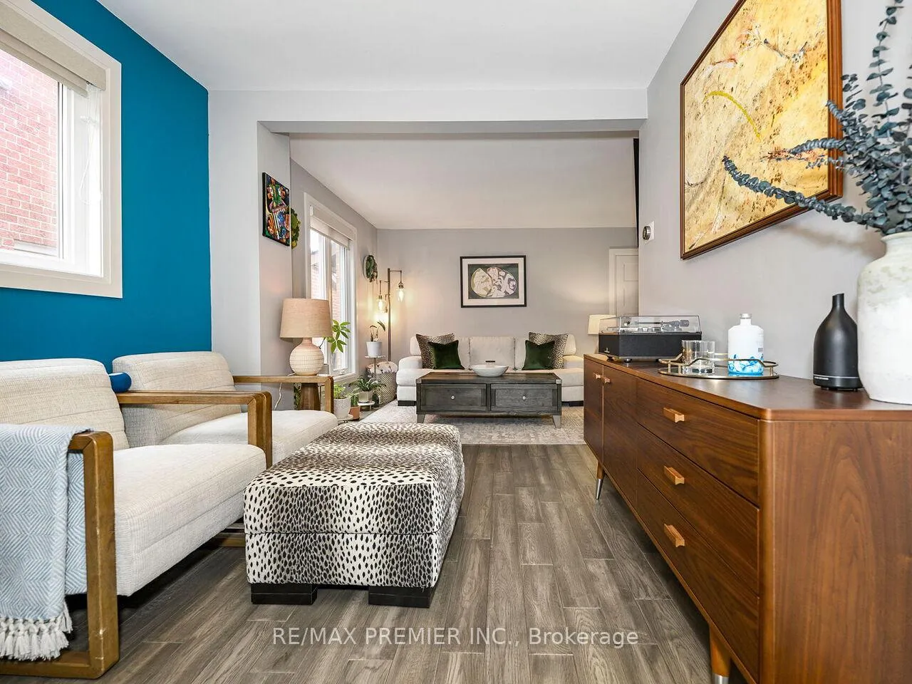 Photo 9 of 49 Twinberry Crescent, Vaughan, East Woodbridge — HOMEH