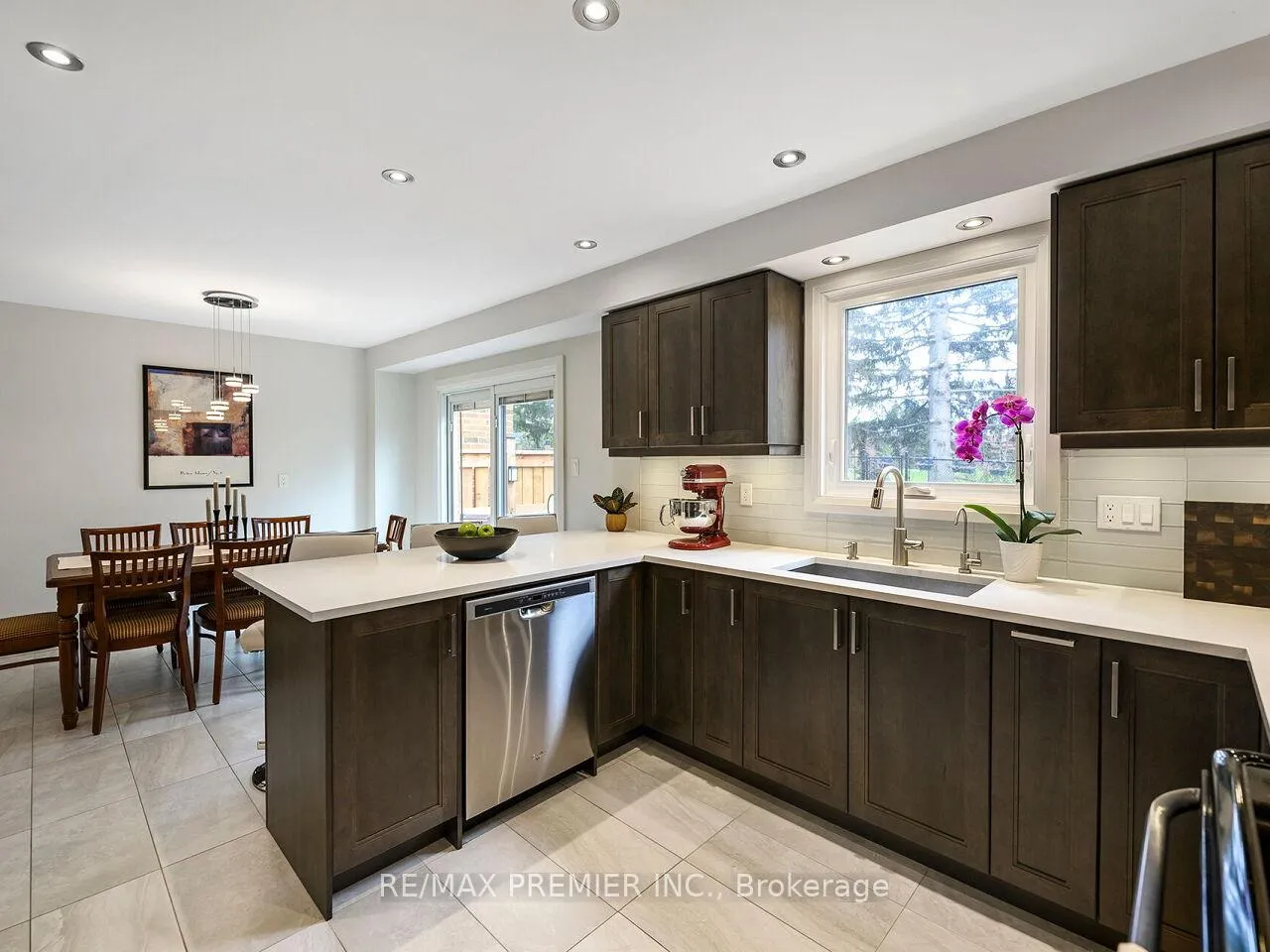 Photo 13 of 49 Twinberry Crescent, Vaughan, East Woodbridge — HOMEH
