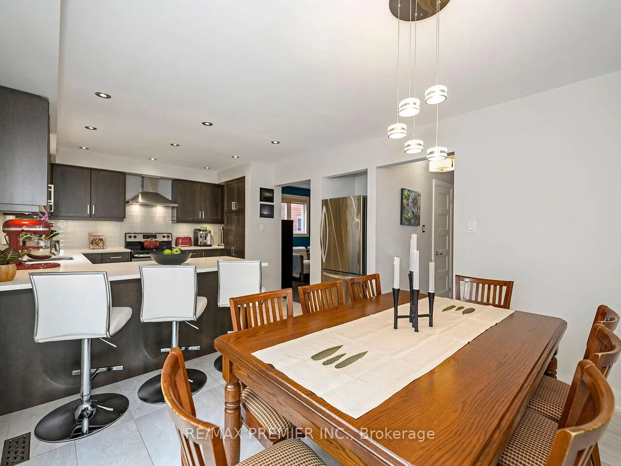 Photo 16 of 49 Twinberry Crescent, Vaughan, East Woodbridge — HOMEH
