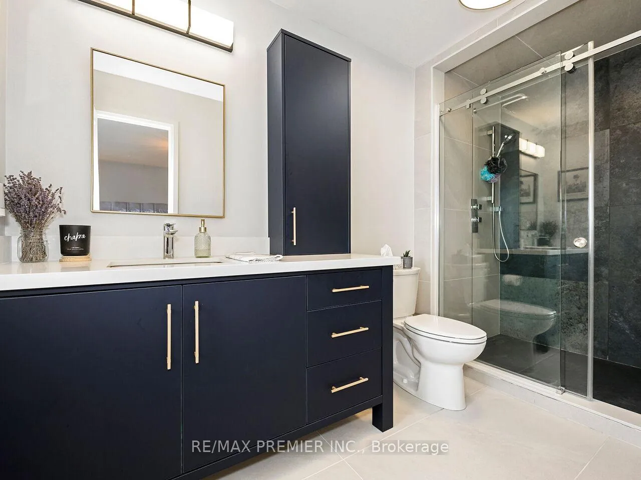 Photo 23 of 49 Twinberry Crescent, Vaughan, East Woodbridge — HOMEH