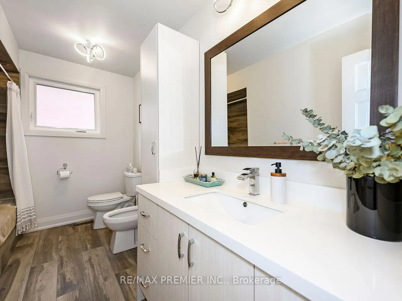 Photo 30 of 49 Twinberry Crescent, Vaughan, East Woodbridge — HOMEH