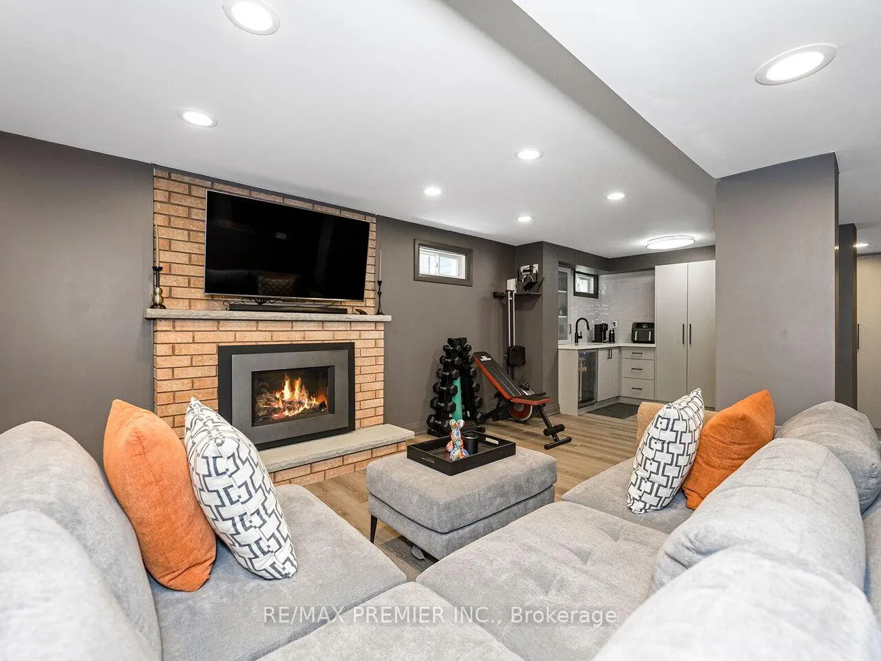 Photo 33 of 49 Twinberry Crescent, Vaughan, East Woodbridge — HOMEH