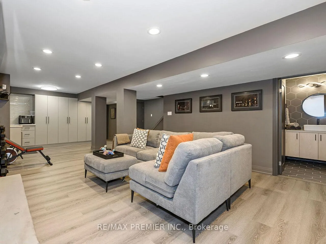 Photo 35 of 49 Twinberry Crescent, Vaughan, East Woodbridge — HOMEH