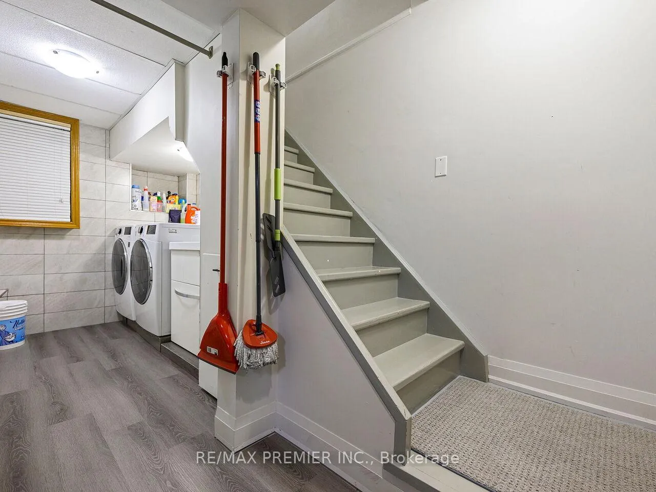 Photo 38 of 49 Twinberry Crescent, Vaughan, East Woodbridge — HOMEH