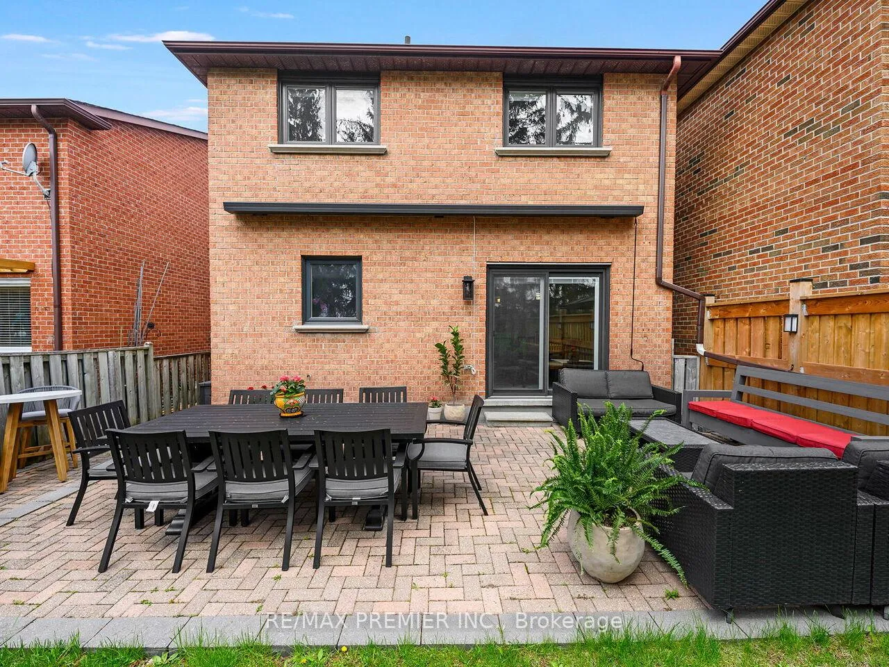 Photo 41 of 49 Twinberry Crescent, Vaughan, East Woodbridge — HOMEH