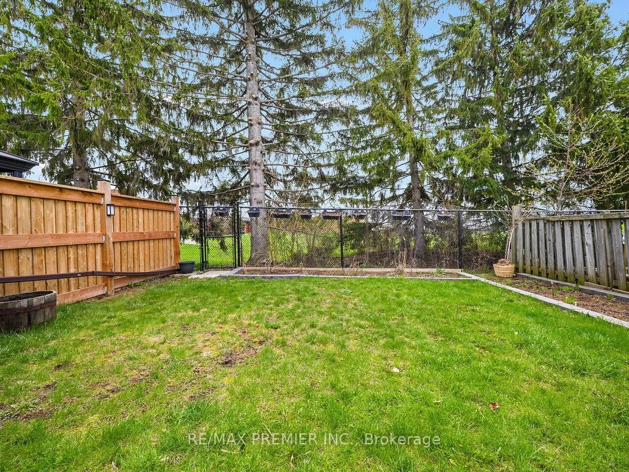 Photo 44 of 49 Twinberry Crescent, Vaughan, East Woodbridge — HOMEH