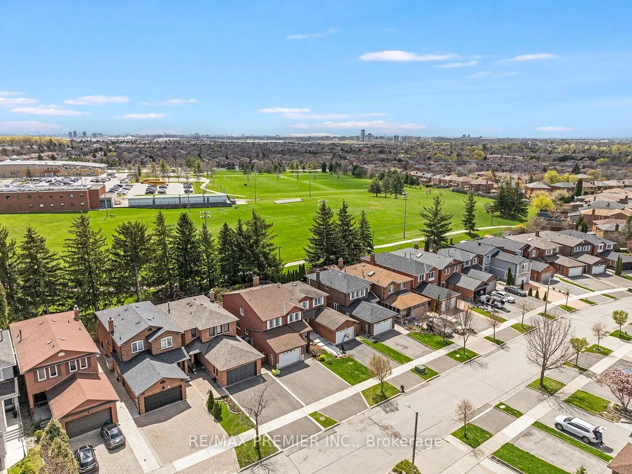 Photo 47 of 49 Twinberry Crescent, Vaughan, East Woodbridge — HOMEH