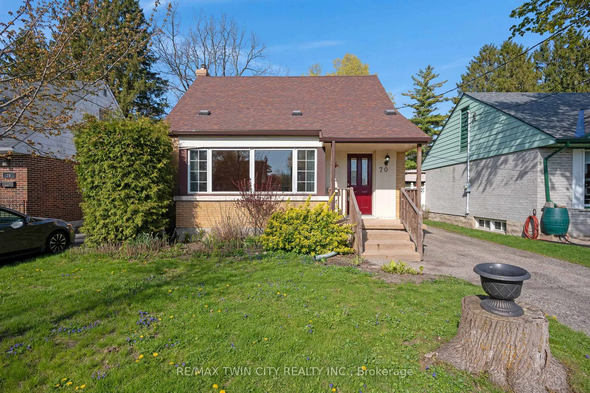 Photo 2 of 70 Roxborough Avenue, Kitchener — HOMEH