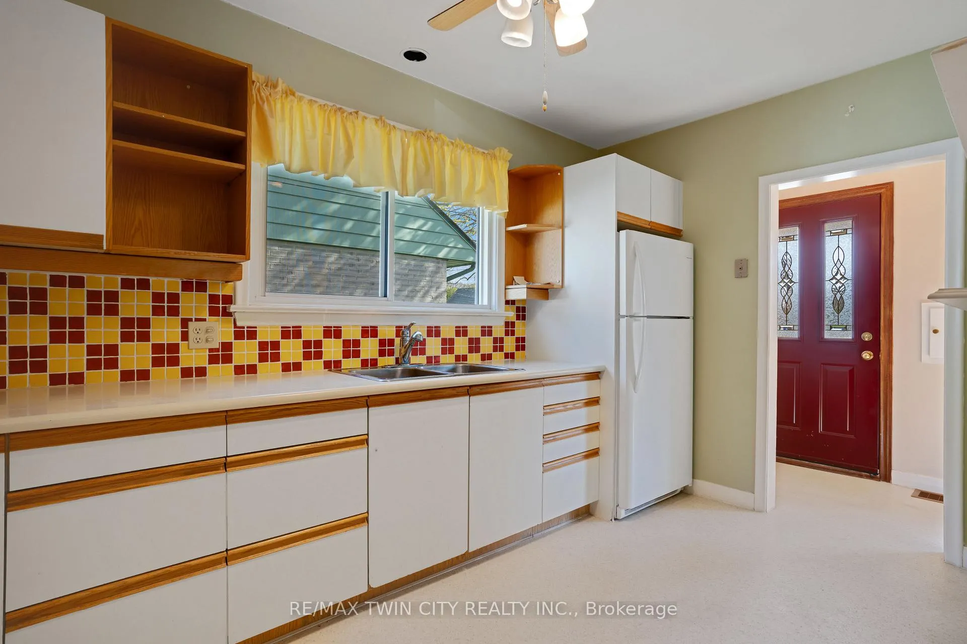 Photo 10 of 70 Roxborough Avenue, Kitchener — HOMEH