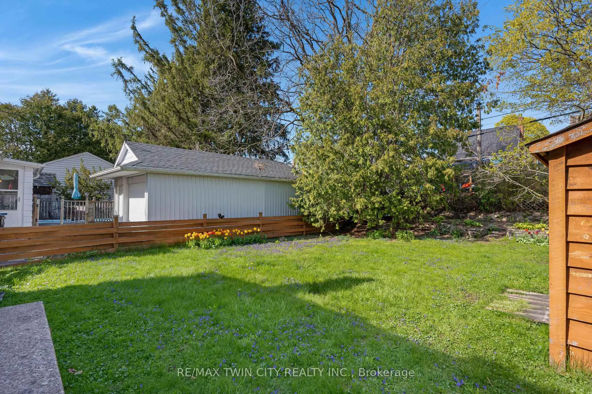 Photo 30 of 70 Roxborough Avenue, Kitchener — HOMEH