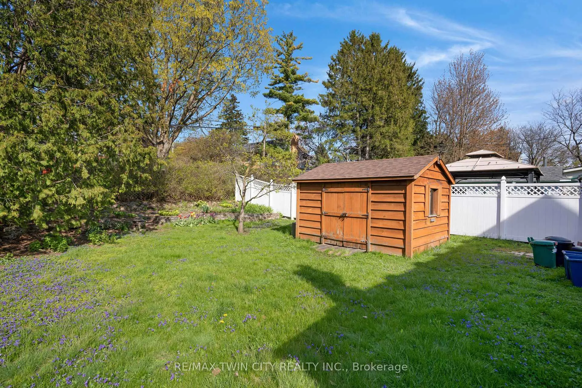Photo 32 of 70 Roxborough Avenue, Kitchener — HOMEH