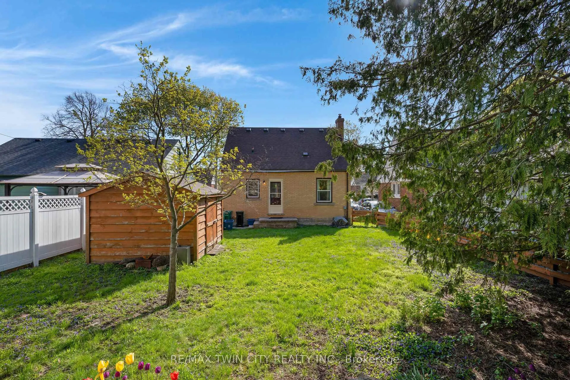 Photo 33 of 70 Roxborough Avenue, Kitchener — HOMEH