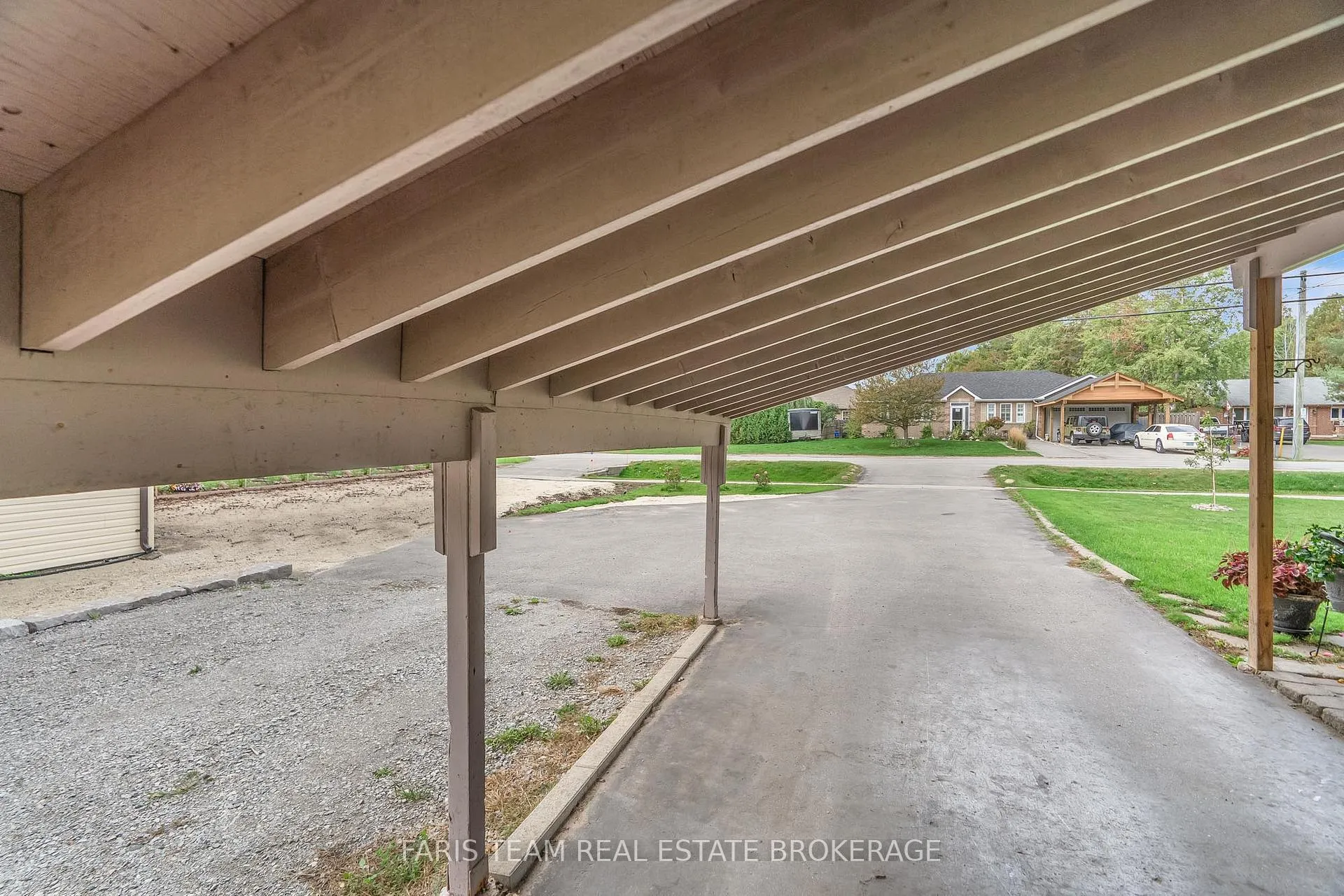 Photo 2 of 2263 25th Side Road, Innisfil, Alcona — HOMEH