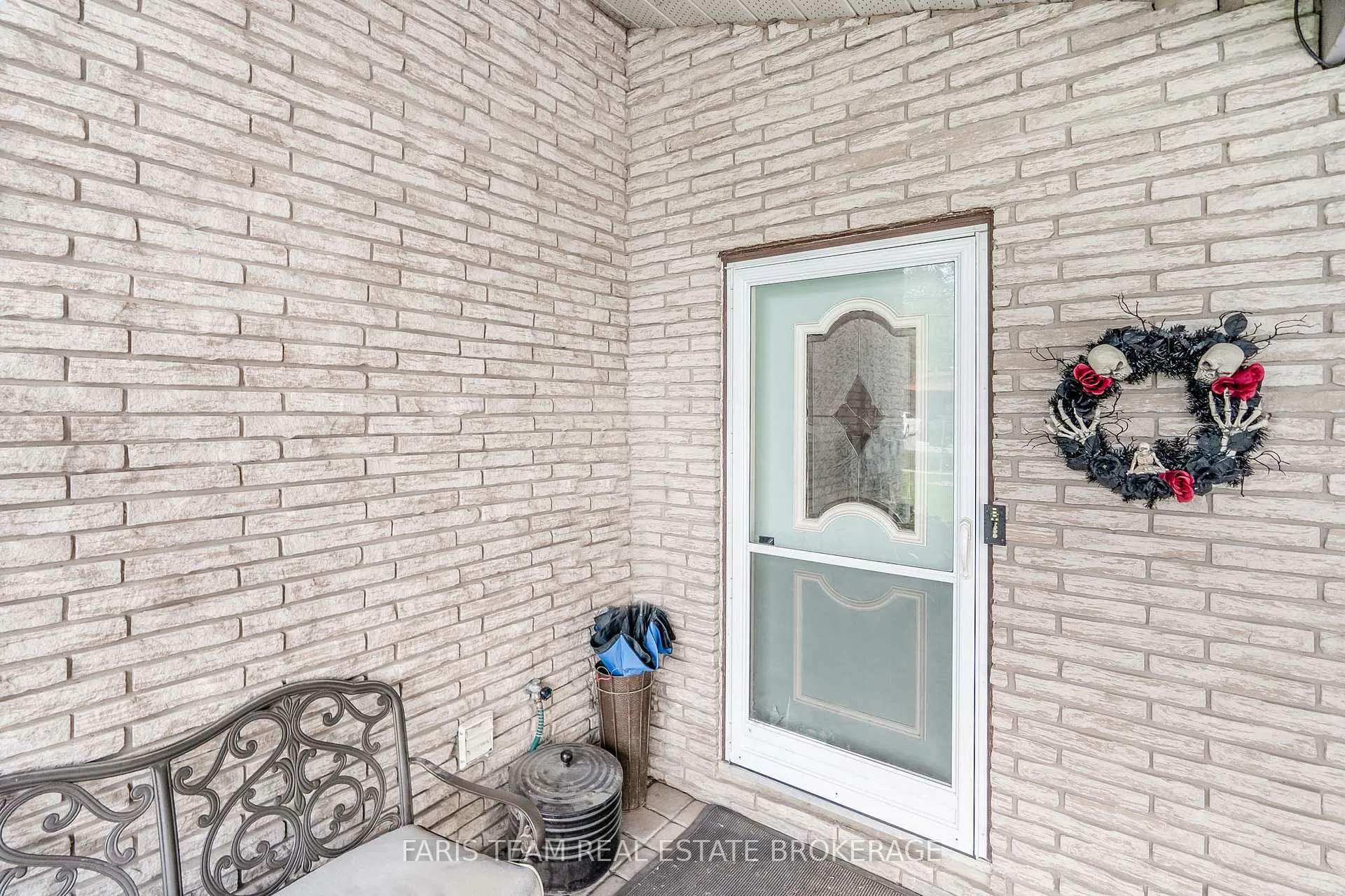Photo 3 of 2263 25th Side Road, Innisfil, Alcona — HOMEH