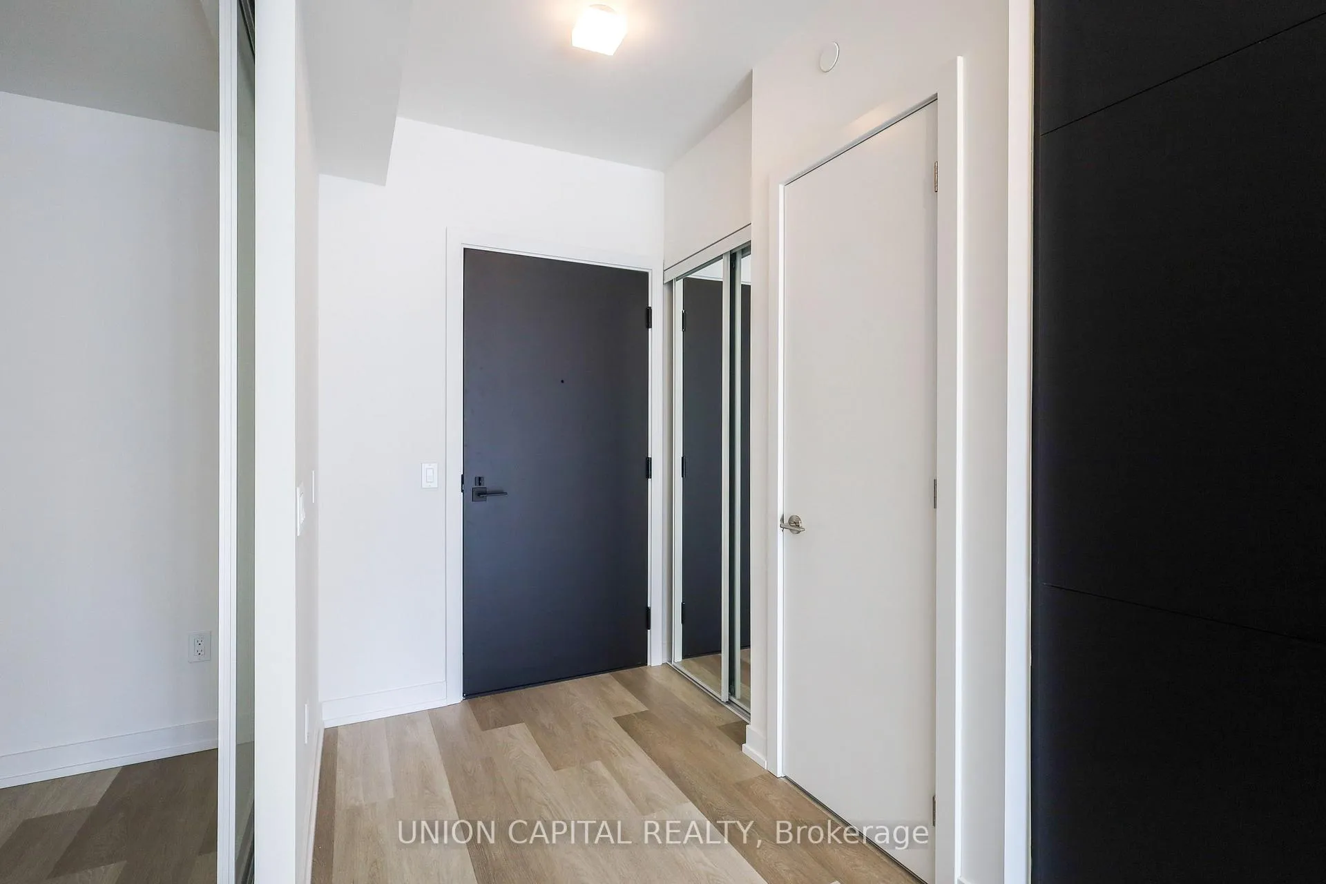 Photo 2 of Unit 520, 28 Eastern Avenue, Toronto, Moss Park — HOMEH