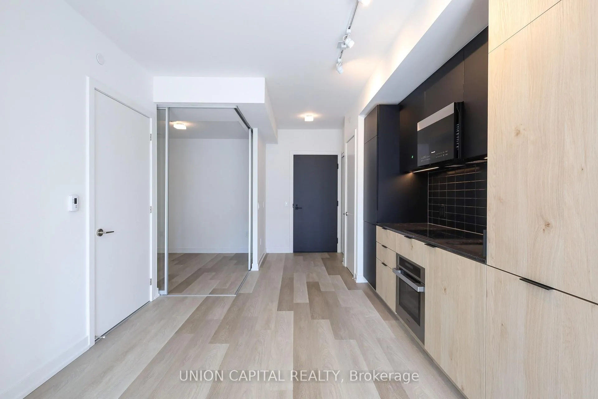 Photo 3 of Unit 520, 28 Eastern Avenue, Toronto, Moss Park — HOMEH