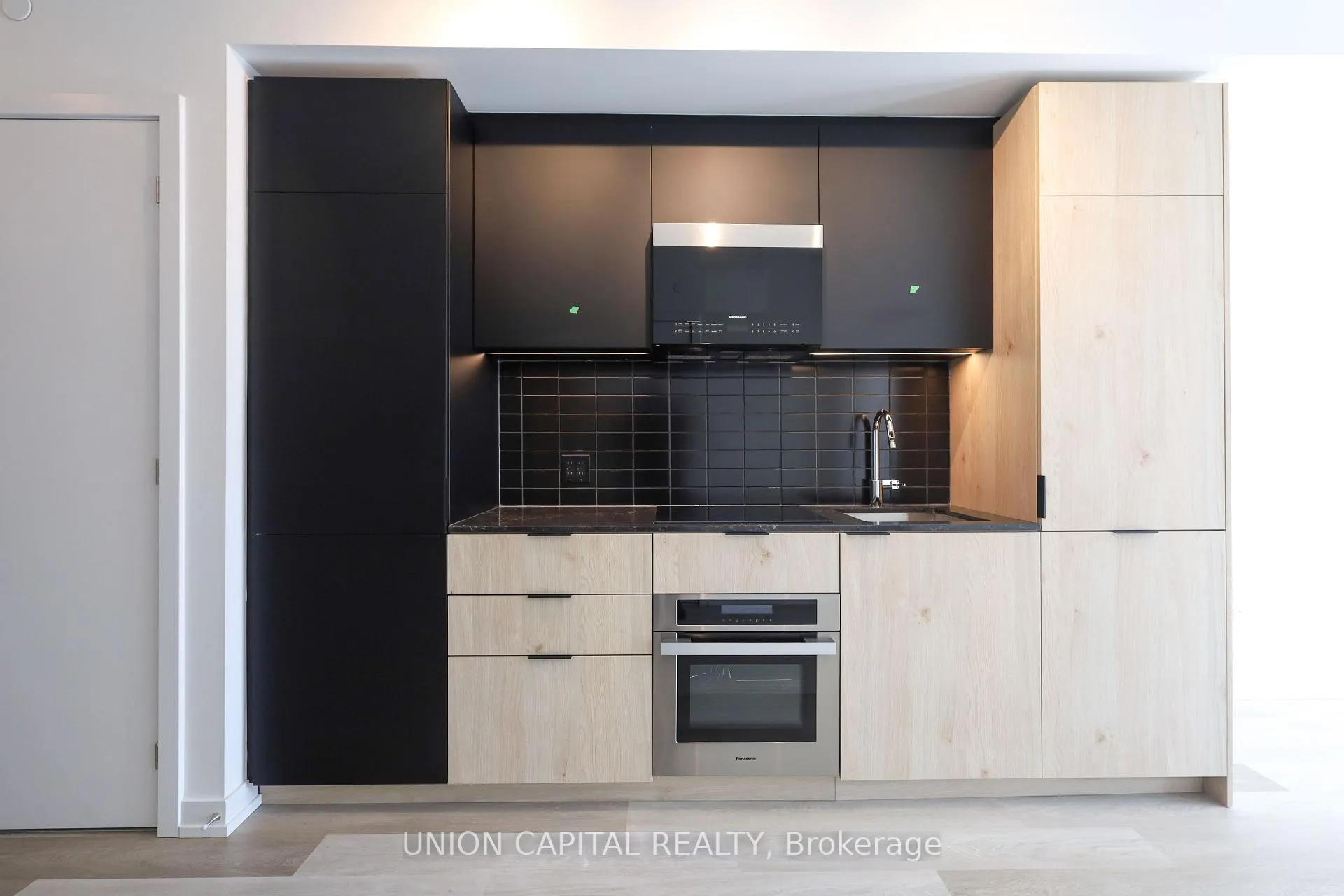 Photo 5 of Unit 520, 28 Eastern Avenue, Toronto, Moss Park — HOMEH