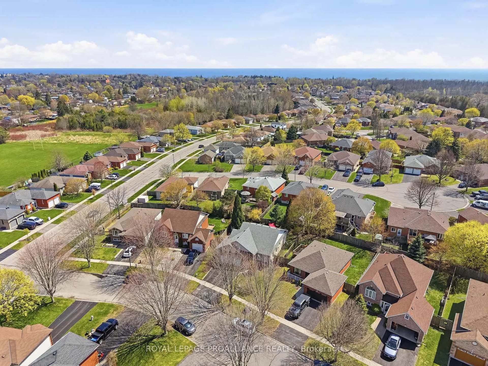 Photo 4 of 854 Munson Crescent, Cobourg — HOMEH