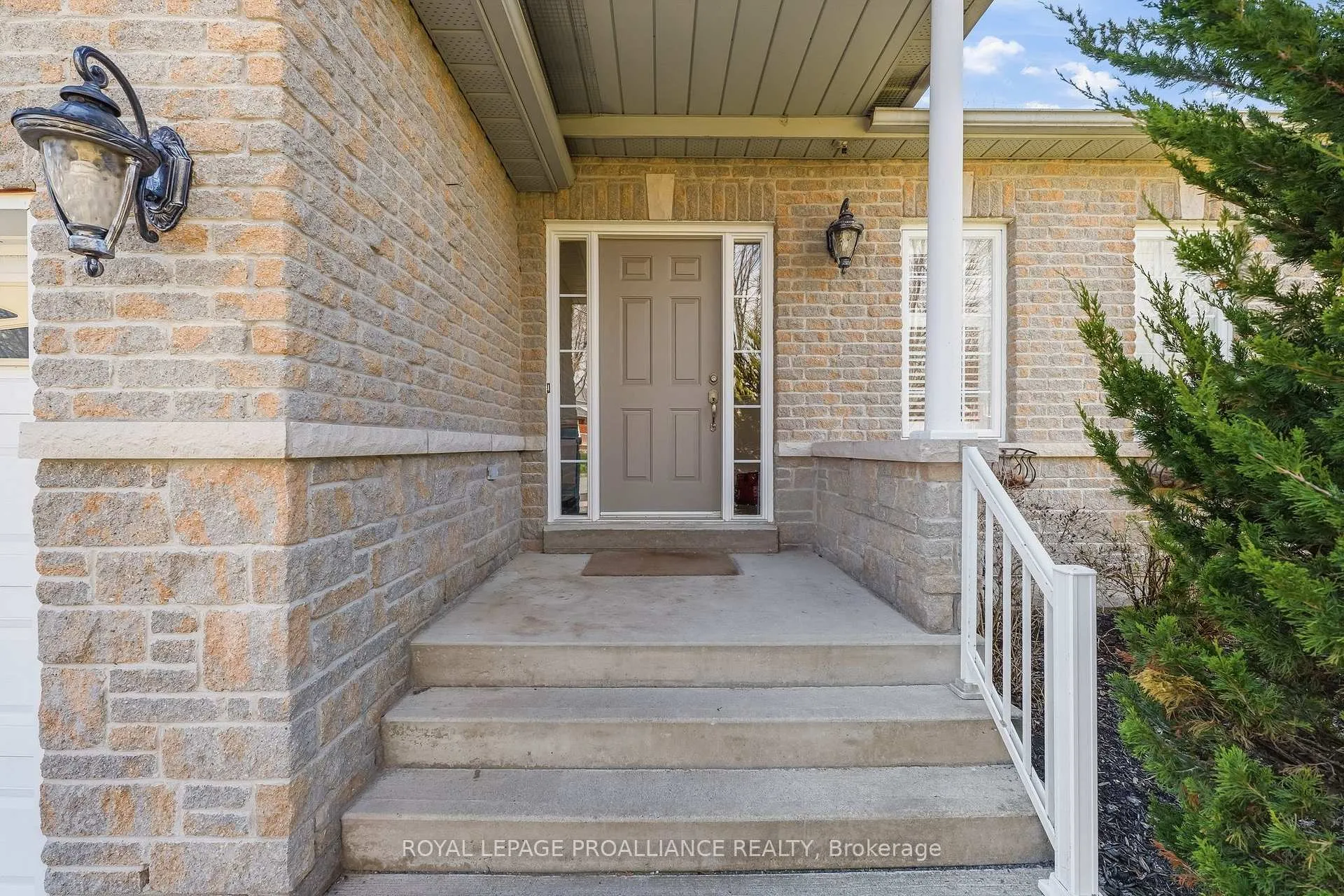 Photo 7 of 854 Munson Crescent, Cobourg — HOMEH