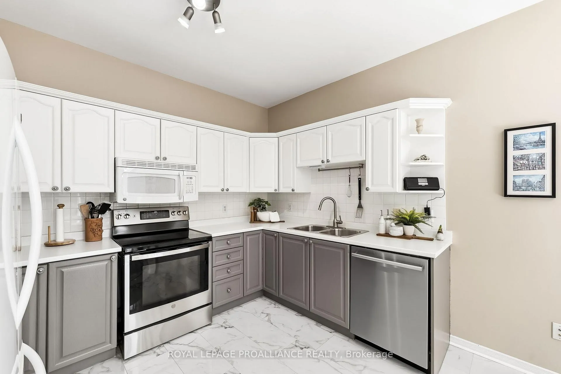 Photo 15 of 854 Munson Crescent, Cobourg — HOMEH