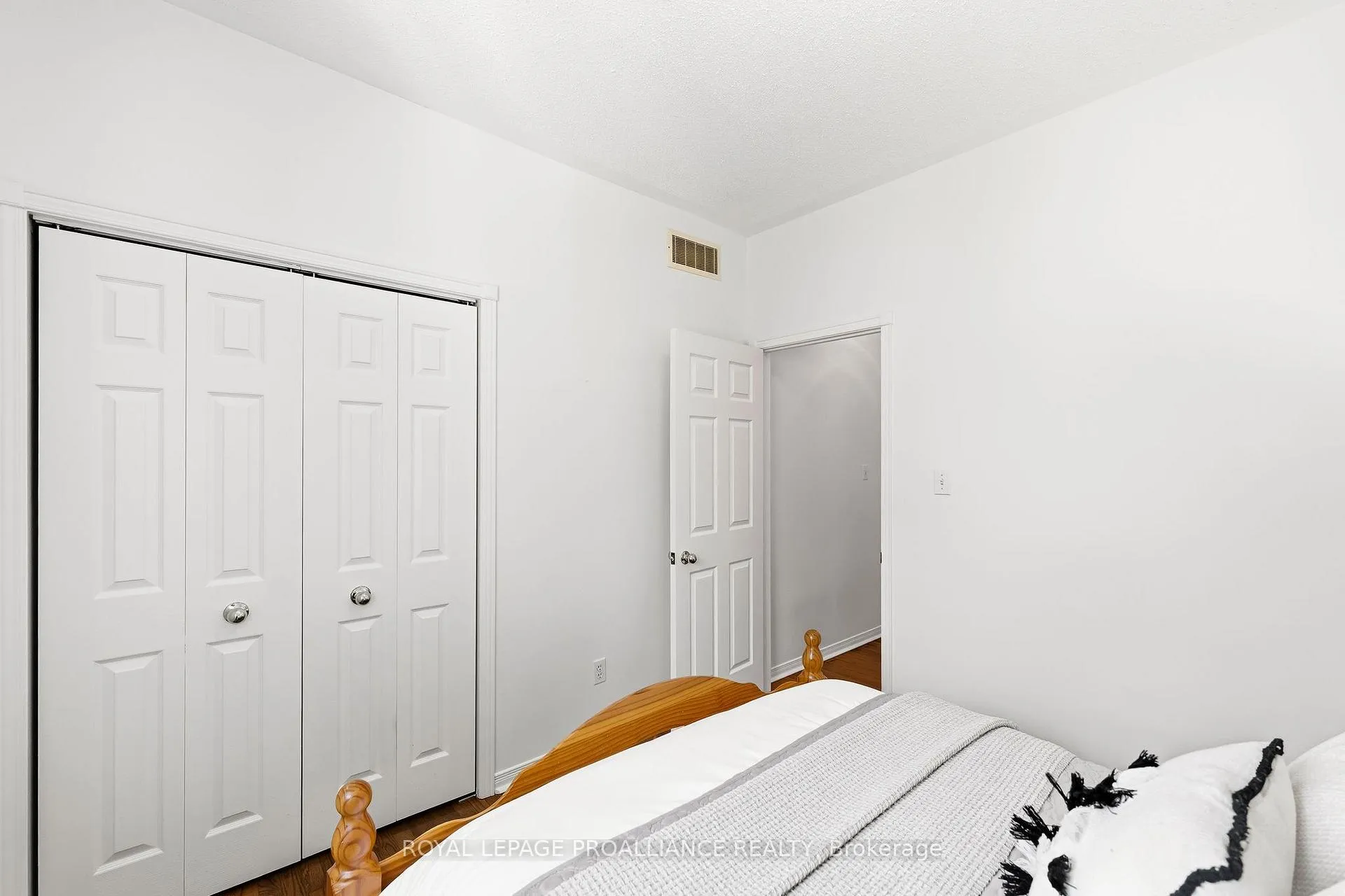 Photo 20 of 854 Munson Crescent, Cobourg — HOMEH