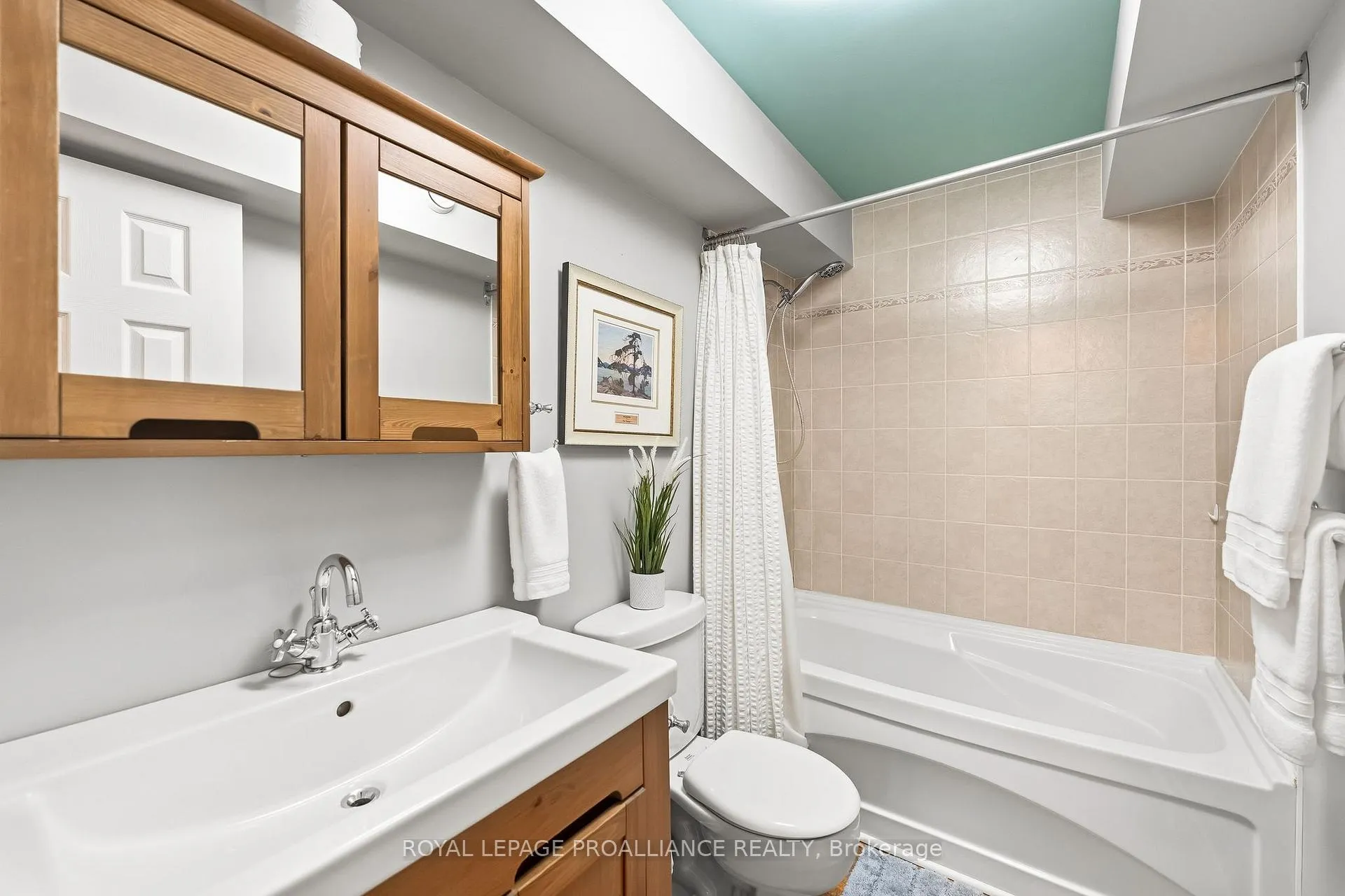 Photo 30 of 854 Munson Crescent, Cobourg — HOMEH
