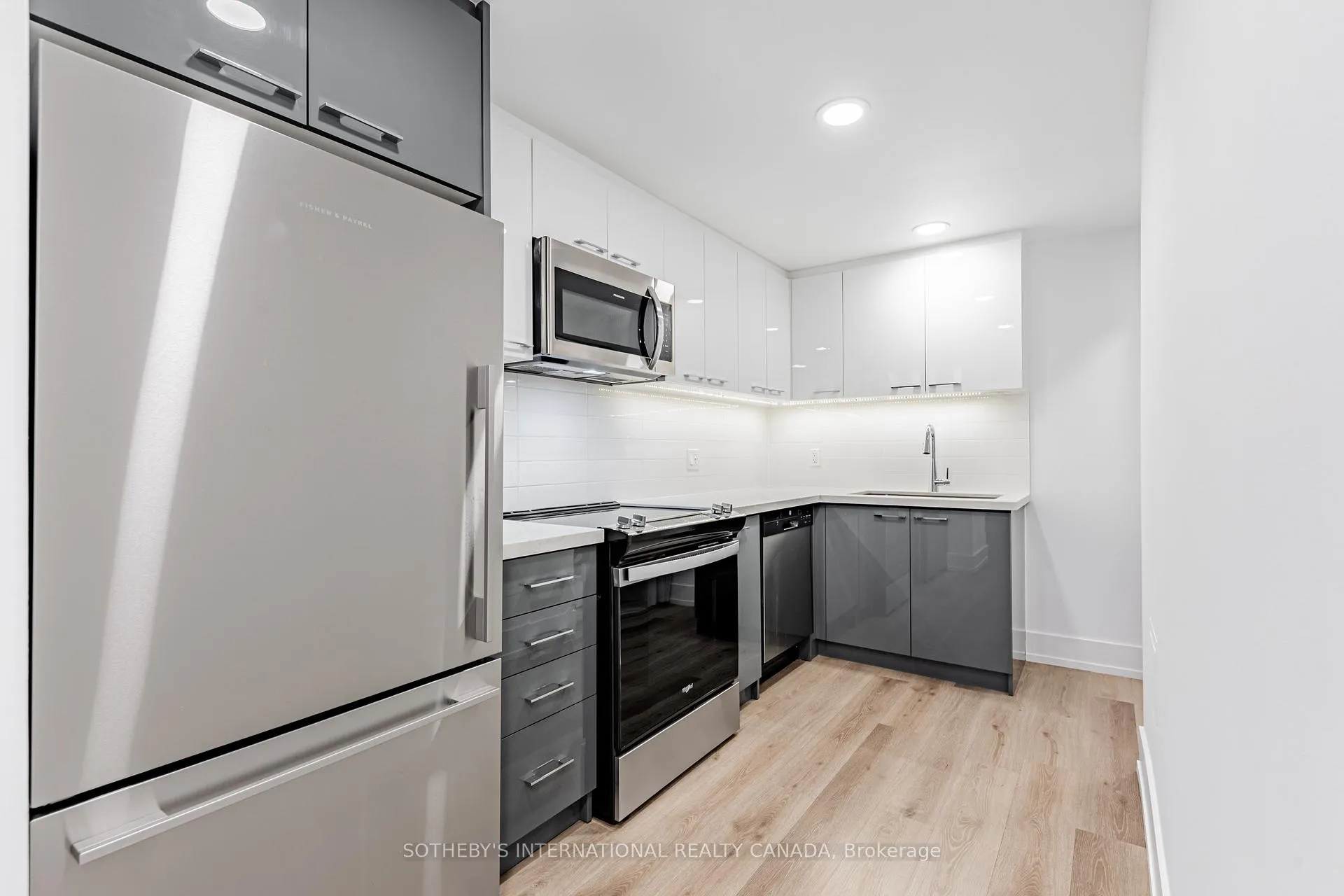 Front of Unit N2305, 201 Sherbourne Street