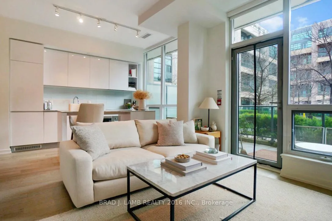 Front of Unit 102, 377 Madison Avenue W