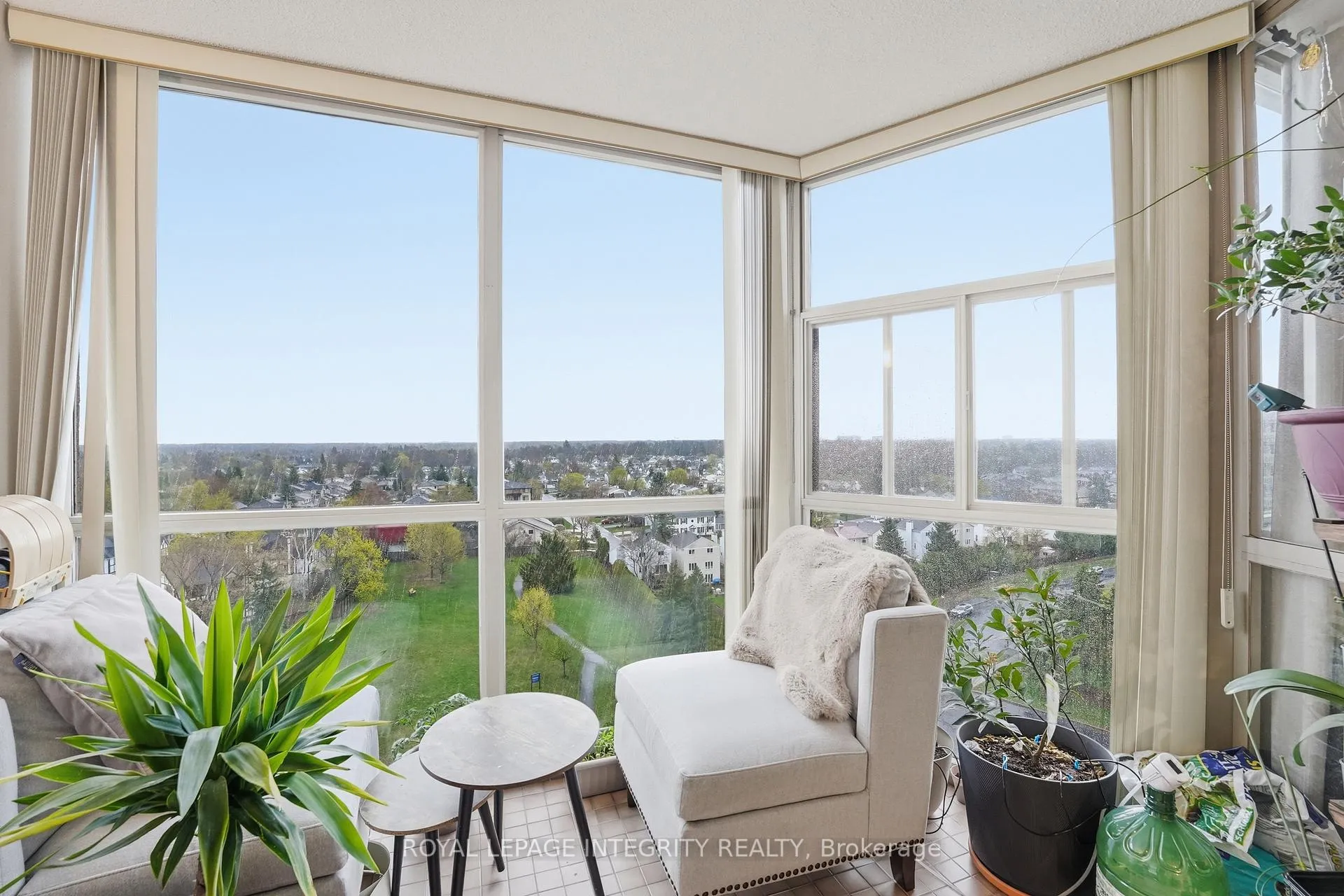 Photo 13 of Unit 1208, 2760 Carousel Crescent, Ottawa, Emerald Woods/Sawmill Creek — HOMEH