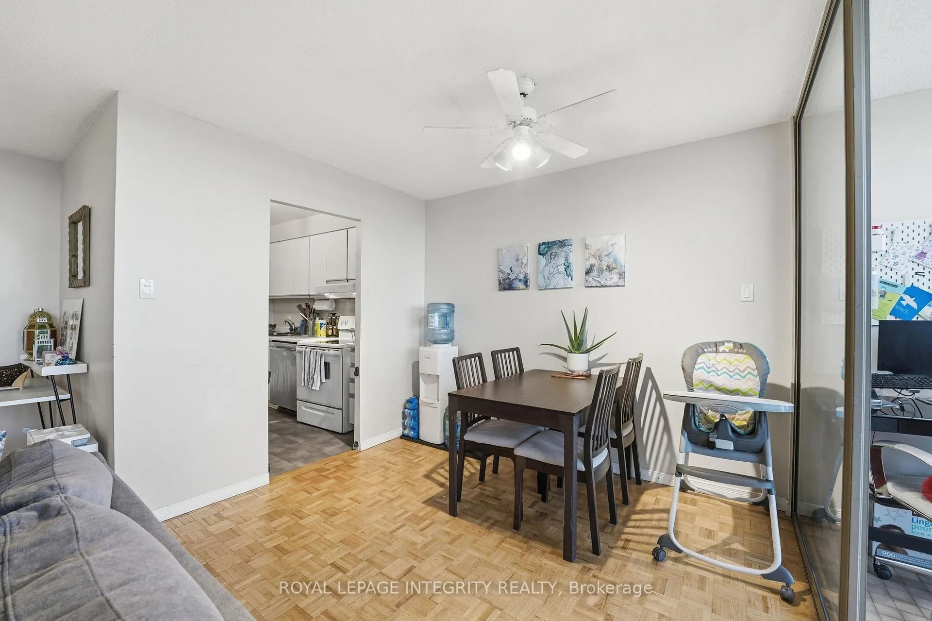 Photo 14 of Unit 1208, 2760 Carousel Crescent, Ottawa, Emerald Woods/Sawmill Creek — HOMEH