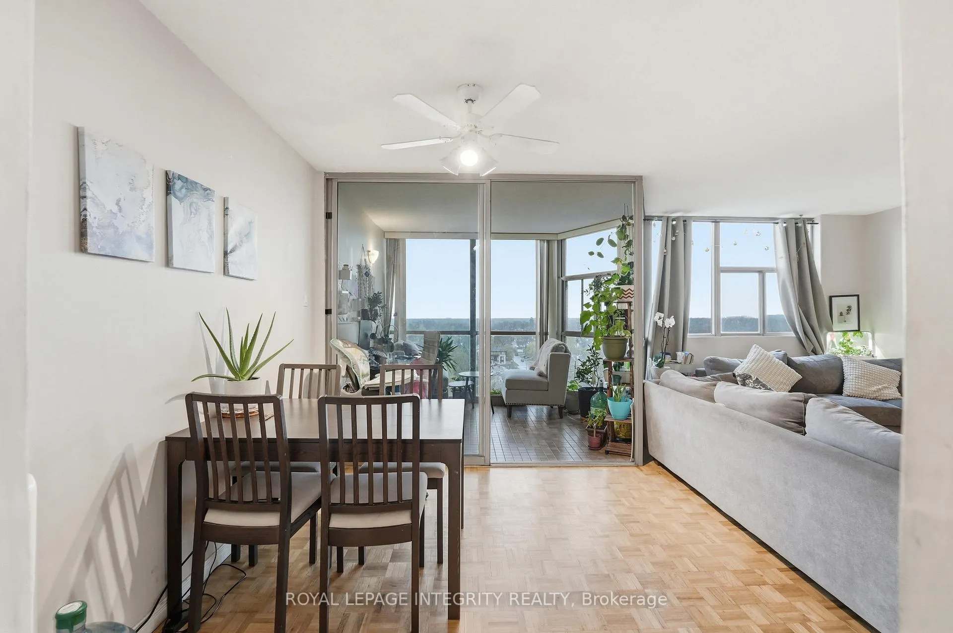 Photo 8 of Unit 1208, 2760 Carousel Crescent, Ottawa, Emerald Woods/Sawmill Creek — HOMEH