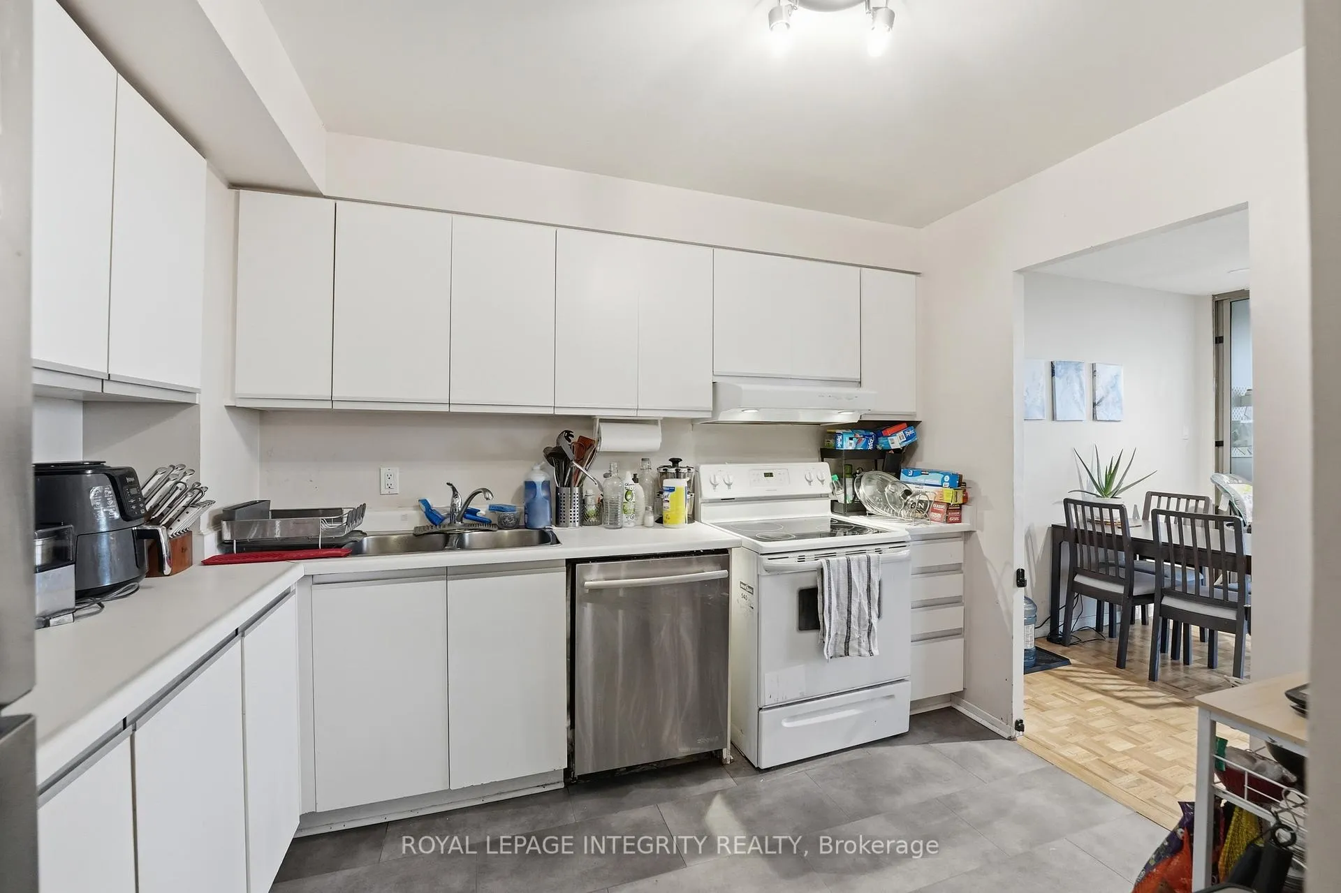Photo 19 of Unit 1208, 2760 Carousel Crescent, Ottawa, Emerald Woods/Sawmill Creek — HOMEH