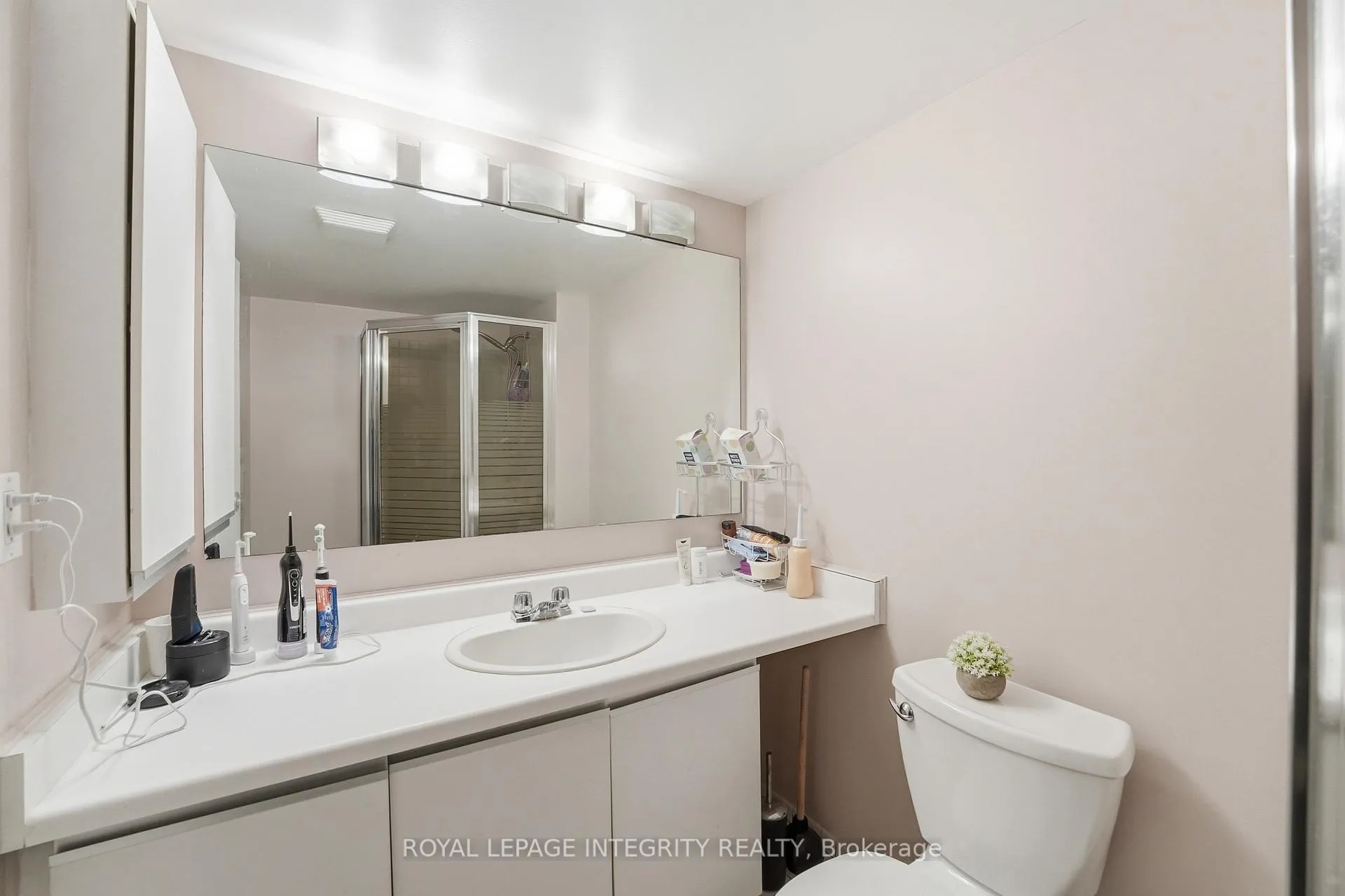 Photo 27 of Unit 1208, 2760 Carousel Crescent, Ottawa, Emerald Woods/Sawmill Creek — HOMEH