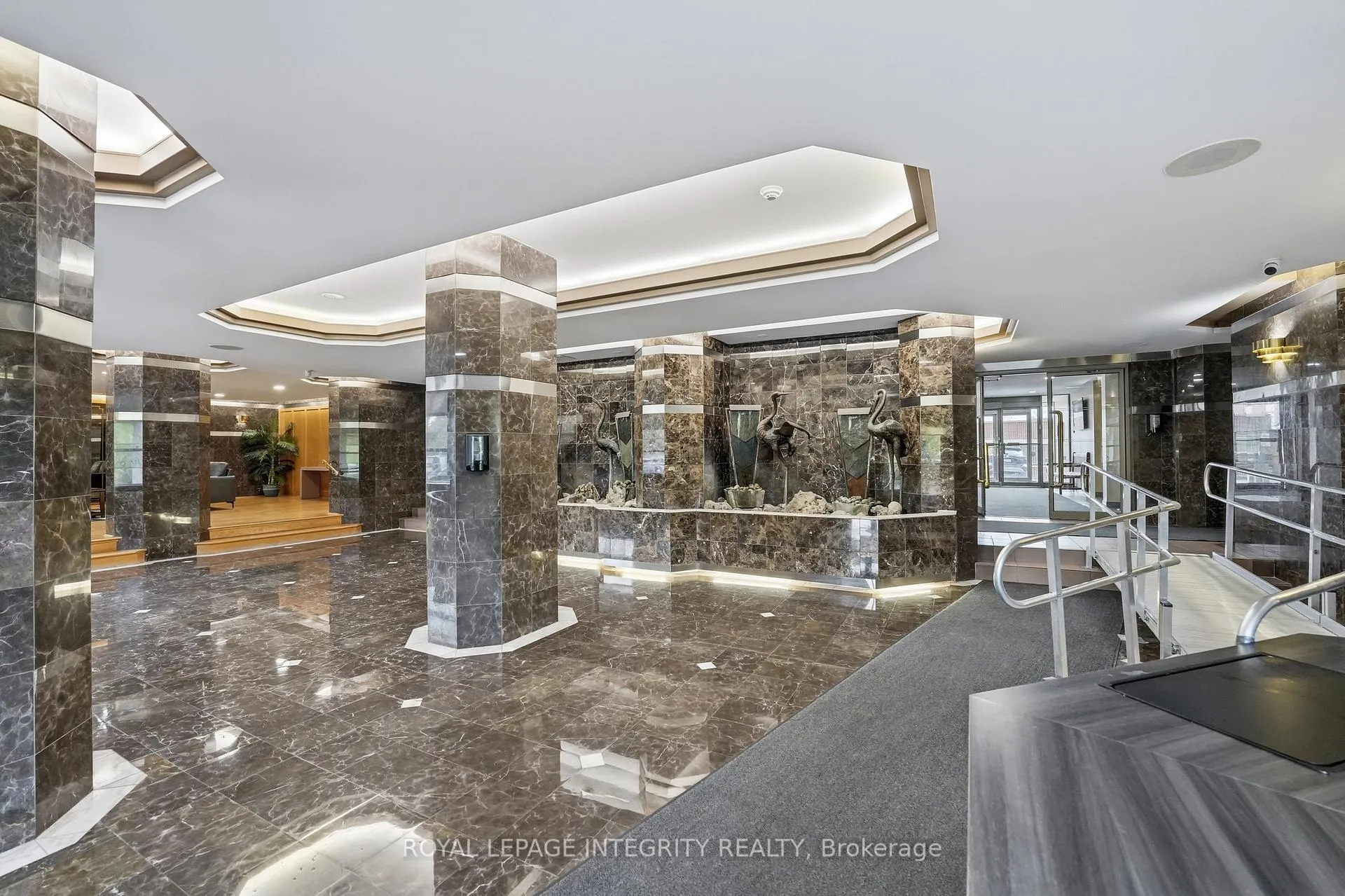 Photo 41 of Unit 1208, 2760 Carousel Crescent, Ottawa, Emerald Woods/Sawmill Creek — HOMEH