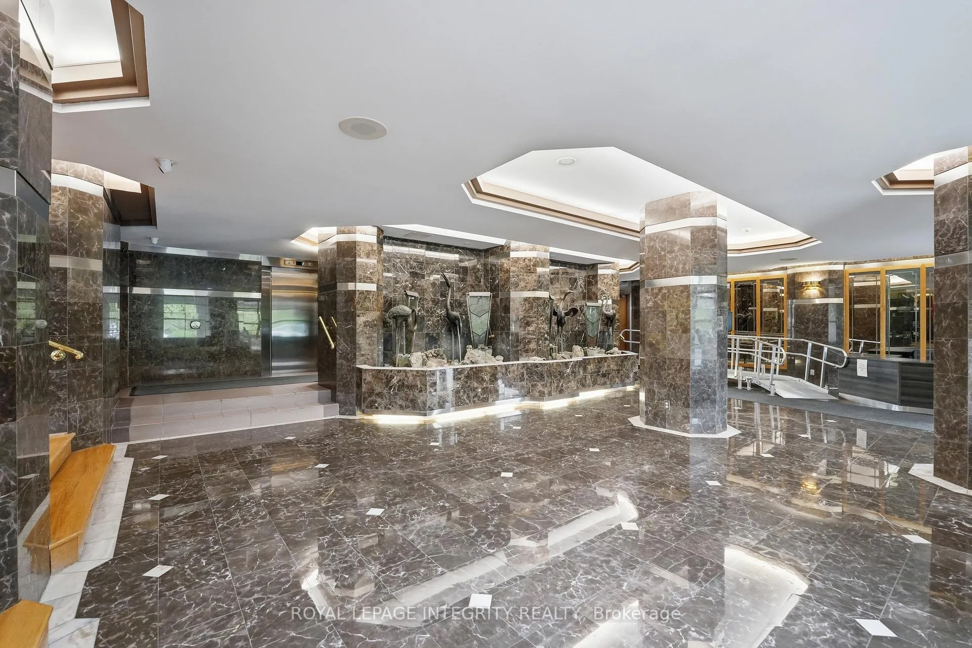 Photo 42 of Unit 1208, 2760 Carousel Crescent, Ottawa, Emerald Woods/Sawmill Creek — HOMEH