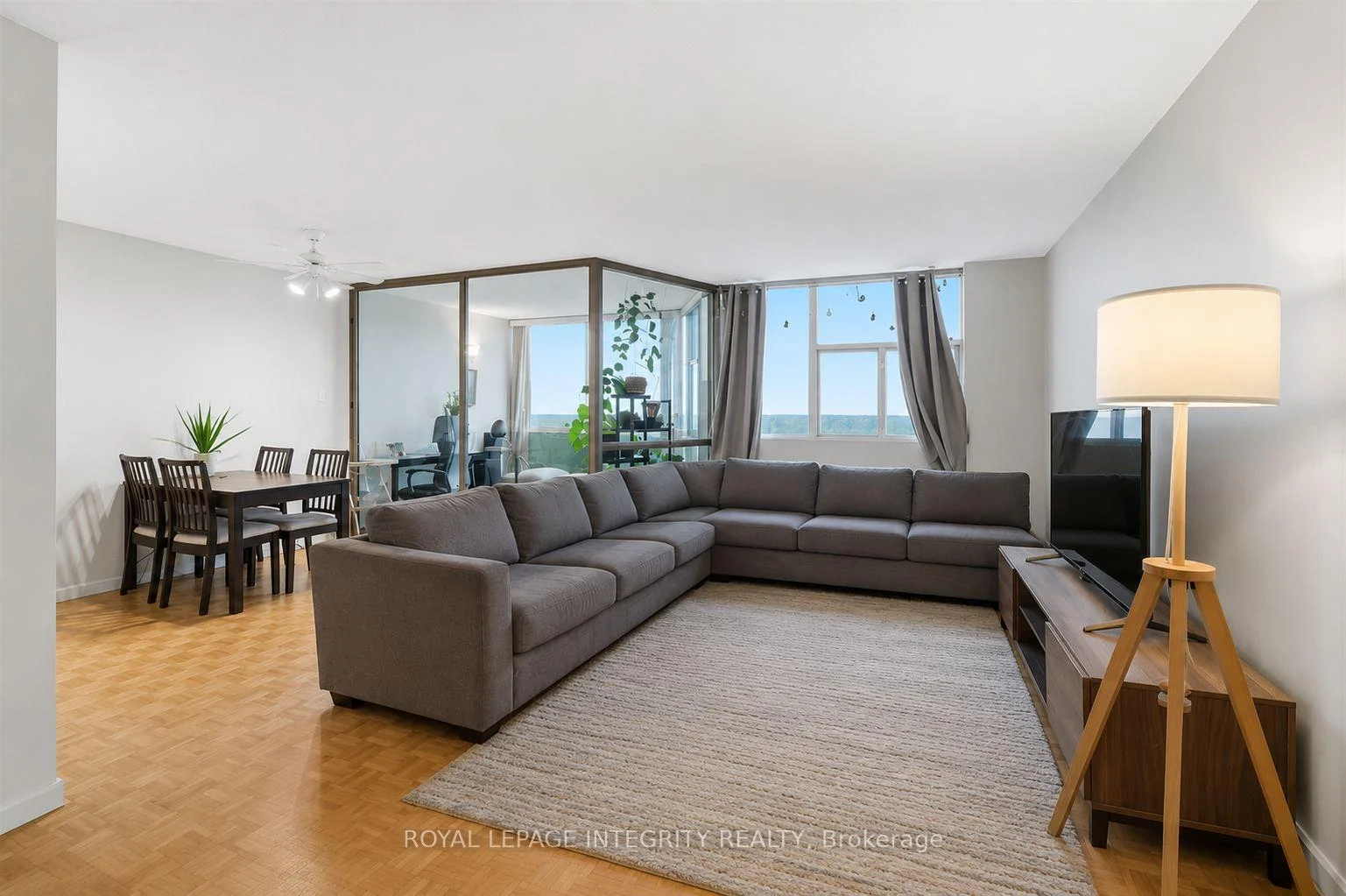 Photo 4 of Unit 1208, 2760 Carousel Crescent, Ottawa, Emerald Woods/Sawmill Creek — HOMEH