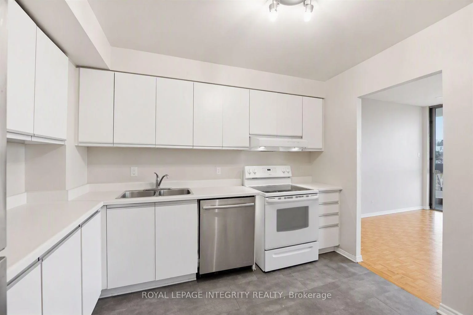 Photo 15 of Unit 1208, 2760 Carousel Crescent, Ottawa, Emerald Woods/Sawmill Creek — HOMEH