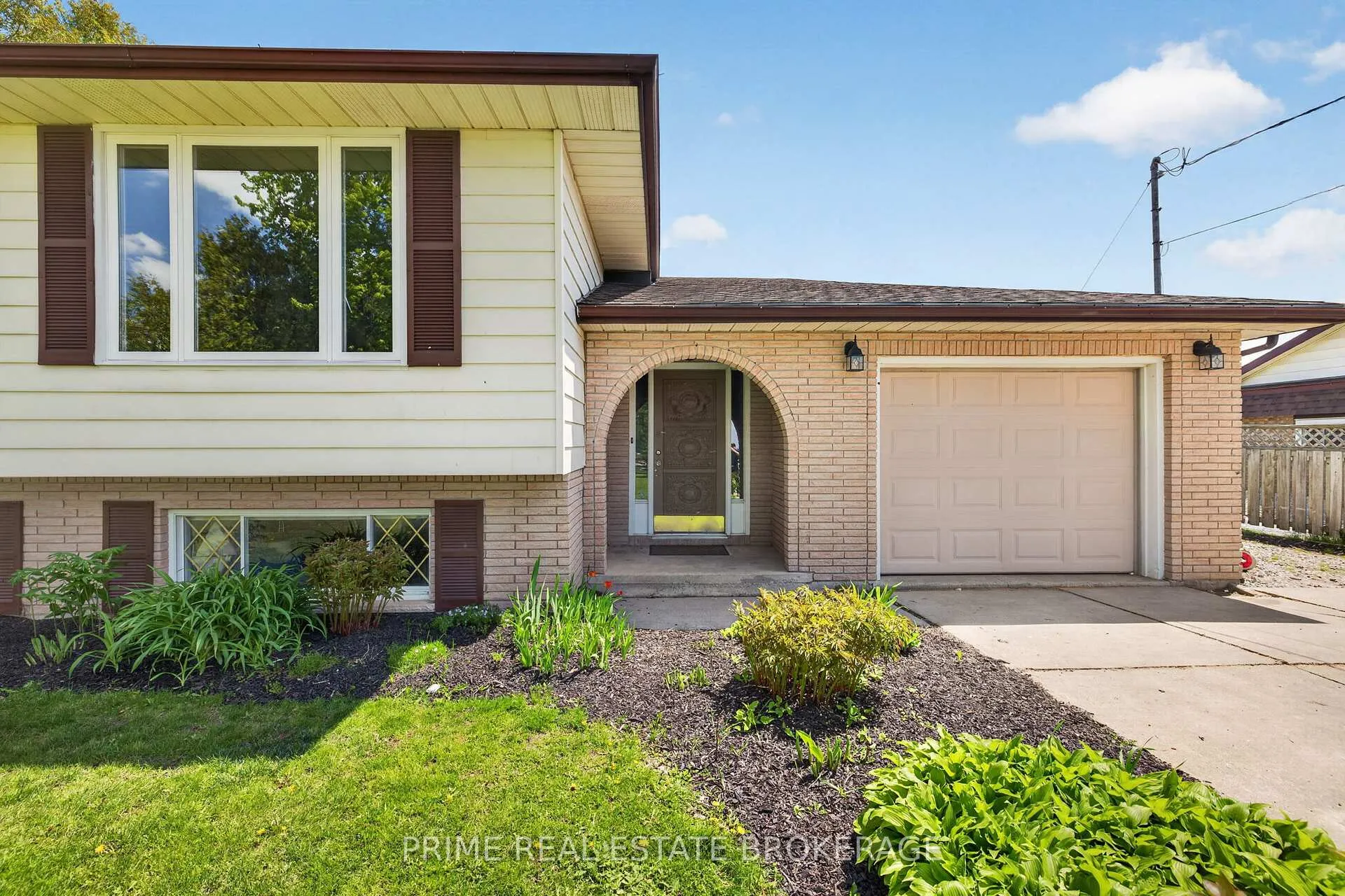 Photo 3 of 273 Appin Road, Southwest Middlesex, Glencoe — HOMEH