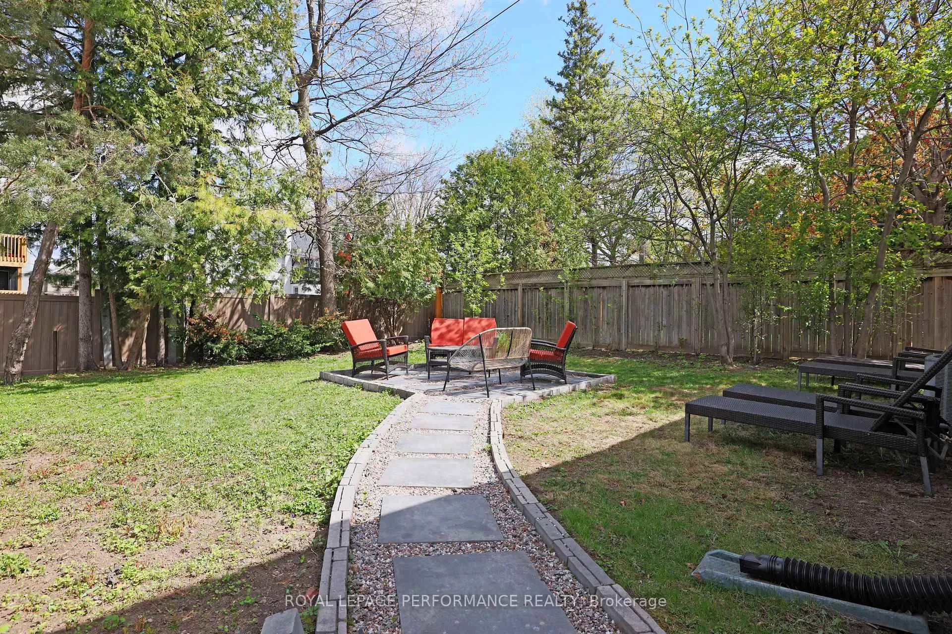 Photo 25 of 390 Maria Goretti Circle, Ottawa, Vanier — HOMEH