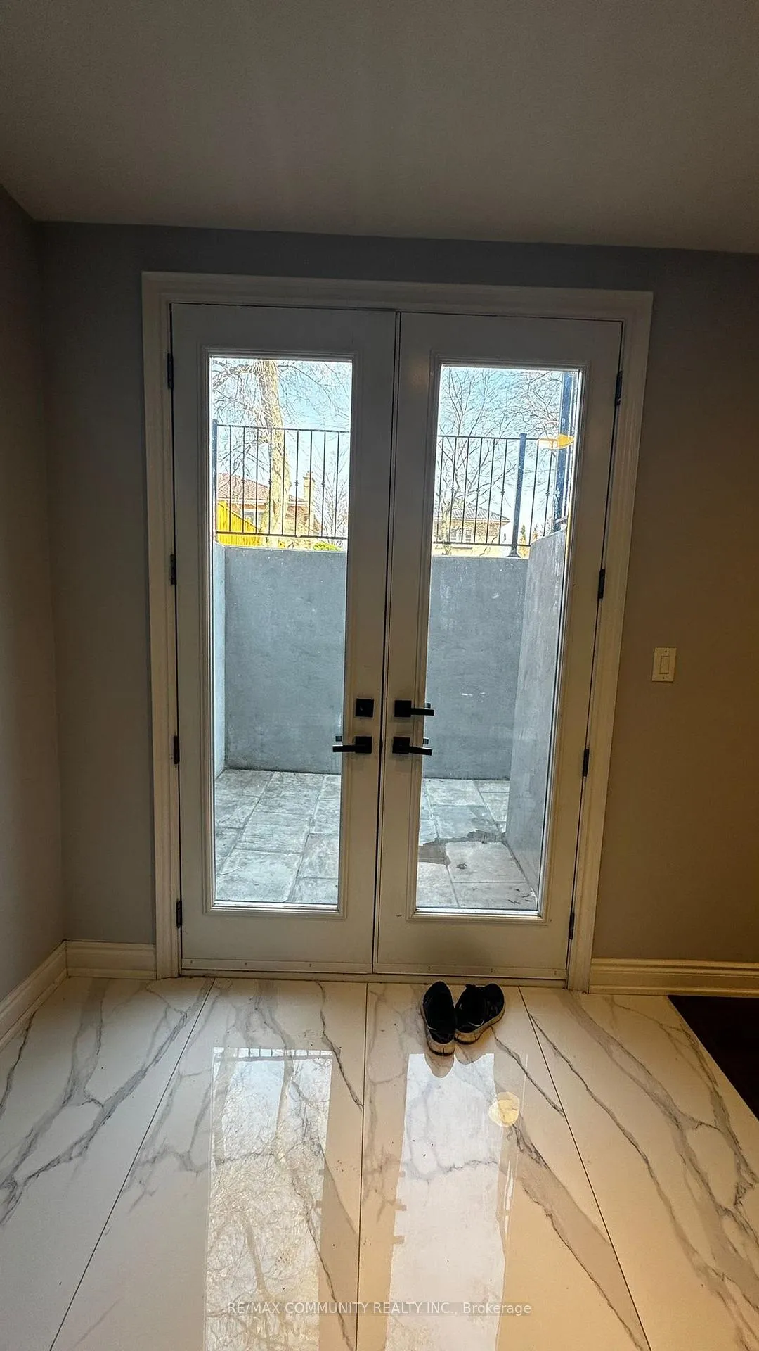 Photo 2 of 331 Morrish Road, Scarborough, Highland Creek — HOMEH