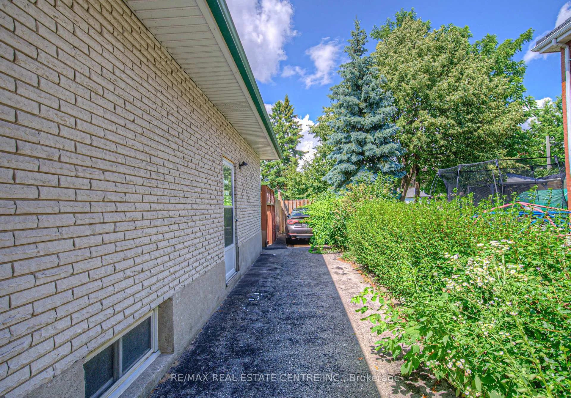Photo 3 of 523 Dunbar Road, Cambridge — HOMEH
